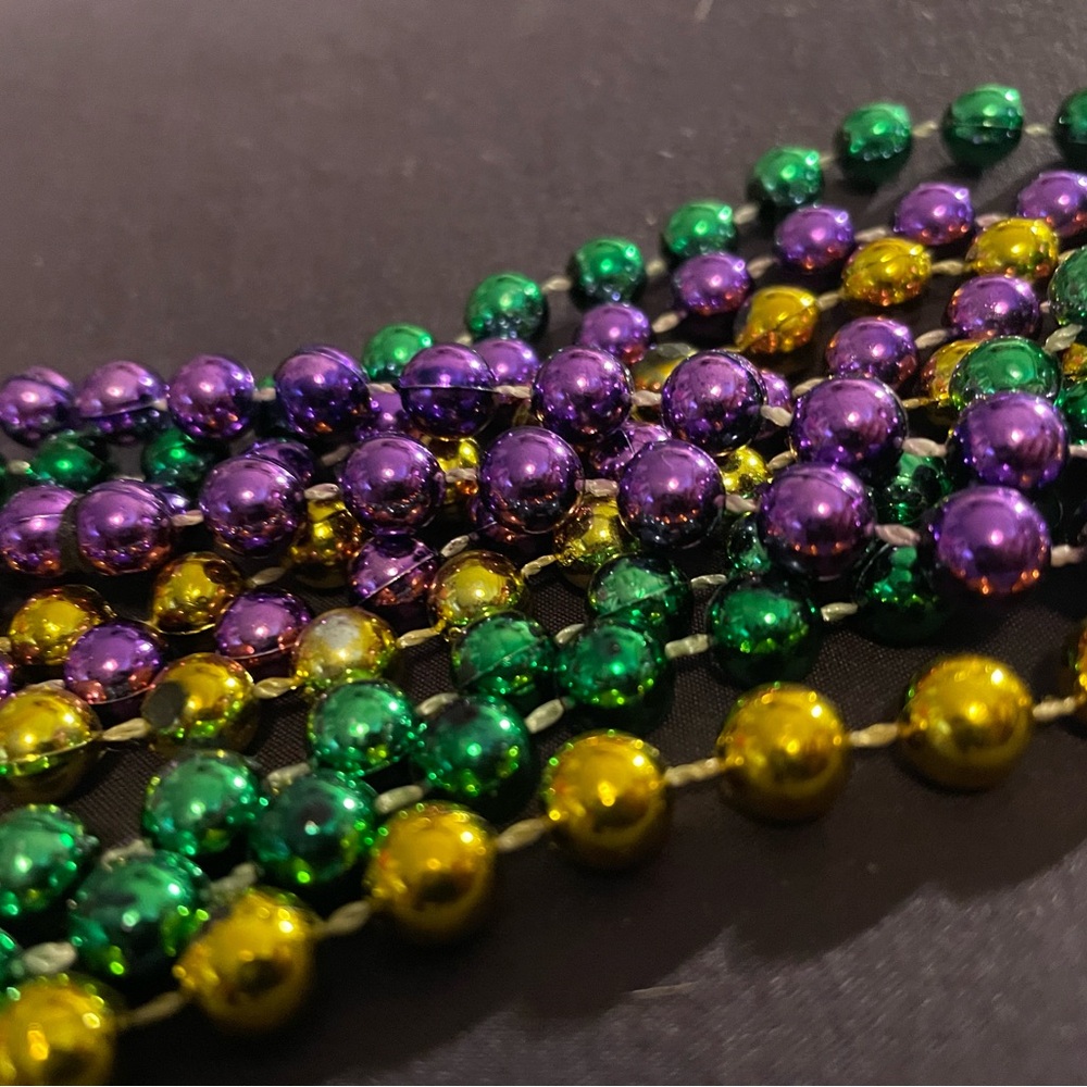 Mardi Gras beads, set of 10 - Picture 3 of 3